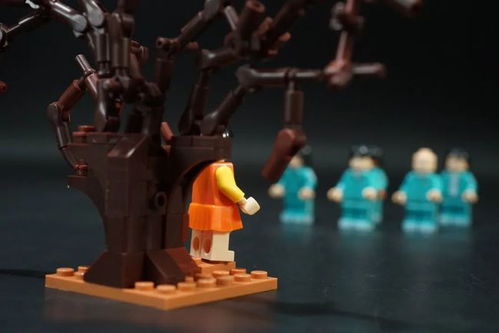 《鱿鱼游戏》遭国产积木厂侵权 小众烧脑题材的大众无脑化困境